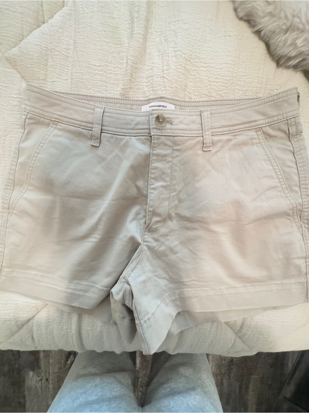 Banana Republic Cream-Tan Women's Chino Cargo Shorts